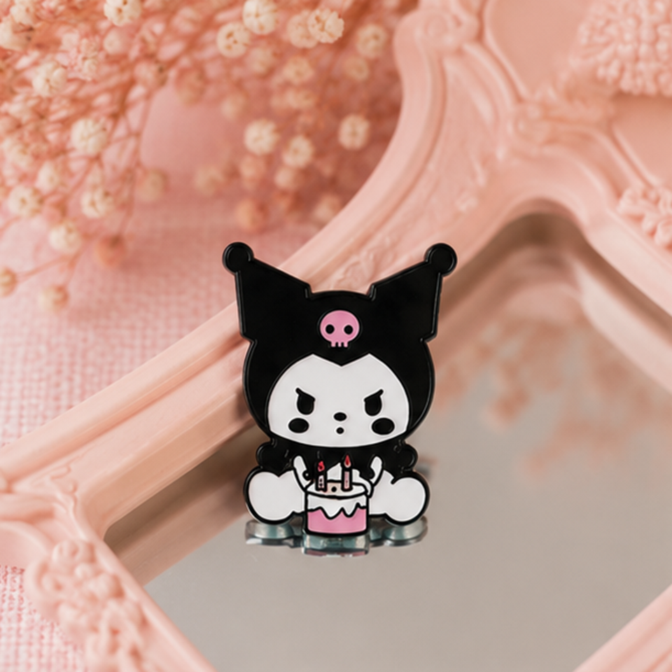 Pin's Kuromi Noir Officiel – Image 5