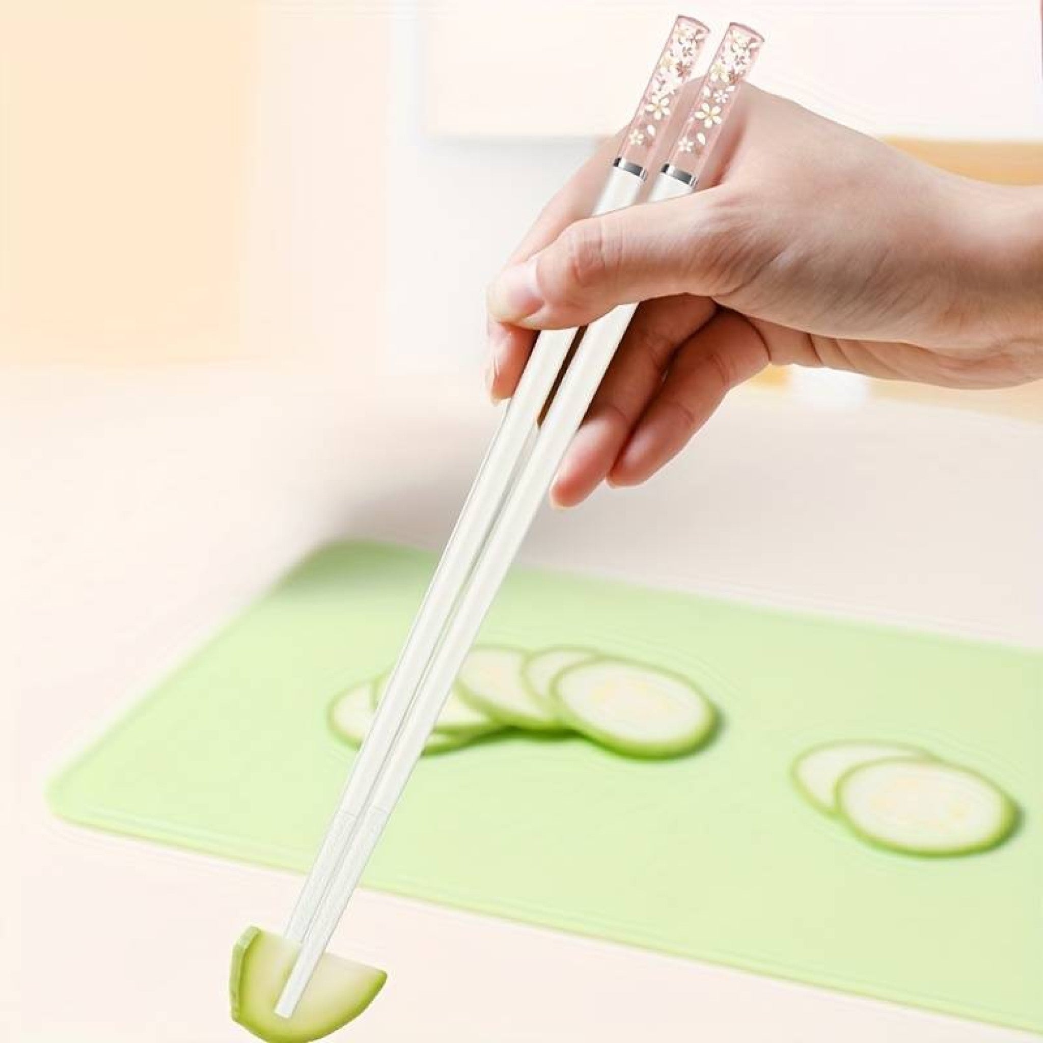 Baguettes en Plastique transparent à Fleurs de Sakura – Image 4