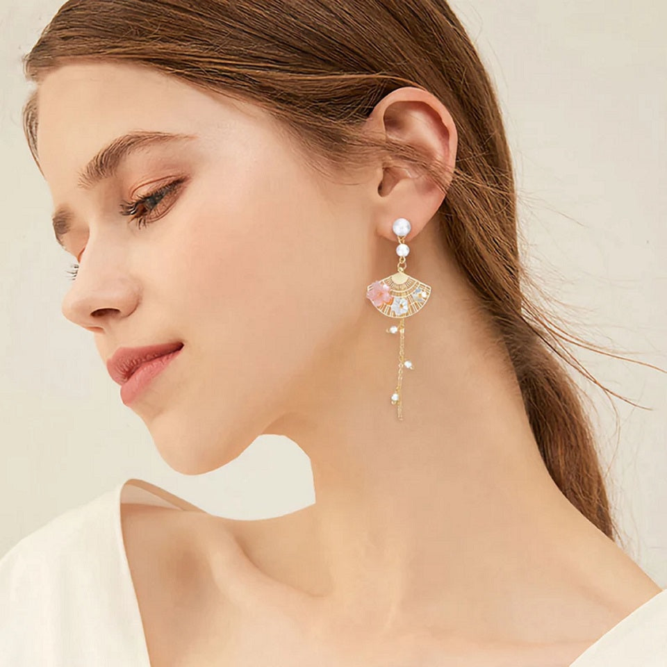 Boucles d'Oreilles Fleur de Sakura Éventail – Image 3