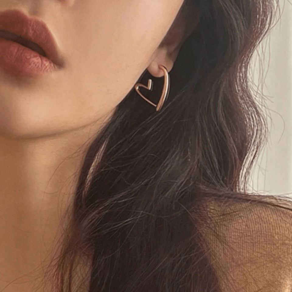 Boucles d'Oreilles en Cœur Doré – Image 3