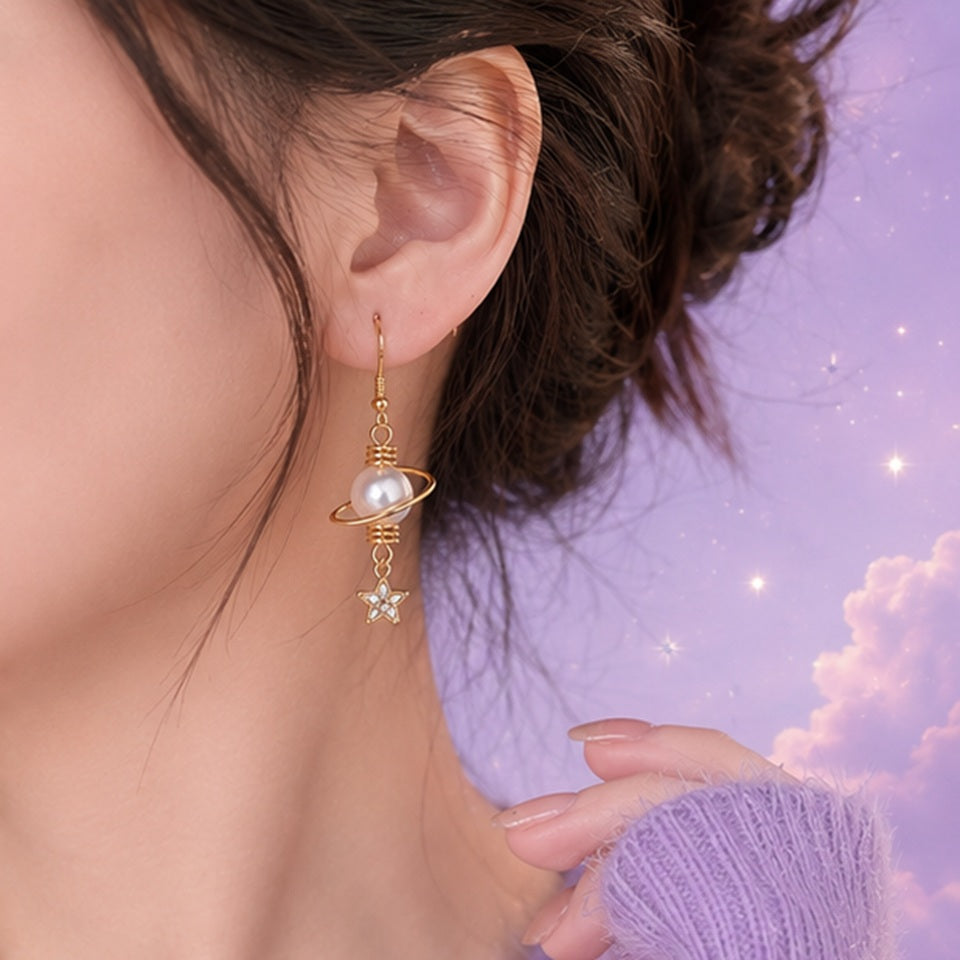 Boucles d'Oreilles Asymétriques Lune Étoile et Perles – Image 3