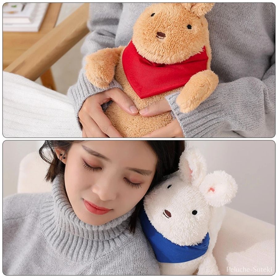 Bouillotte en Peluche Lapin Blanc avec Écharpe Bleue – Image 6