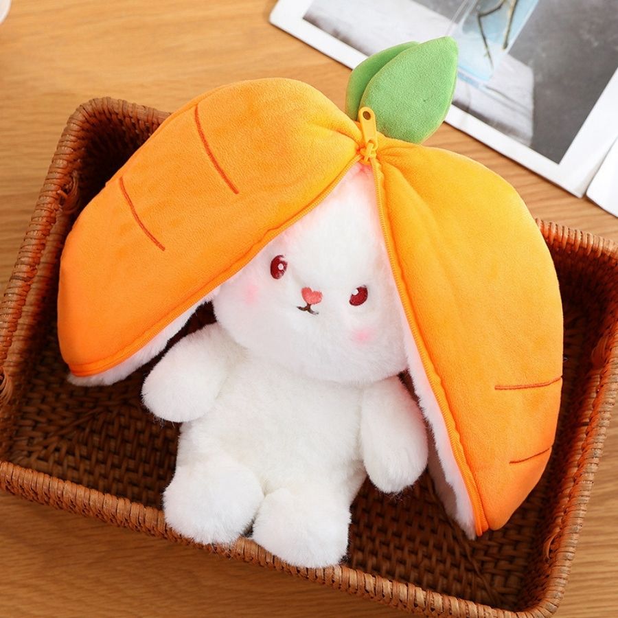 Peluche de Lapin Blanc Caché dans Carotte Orange – Image 3