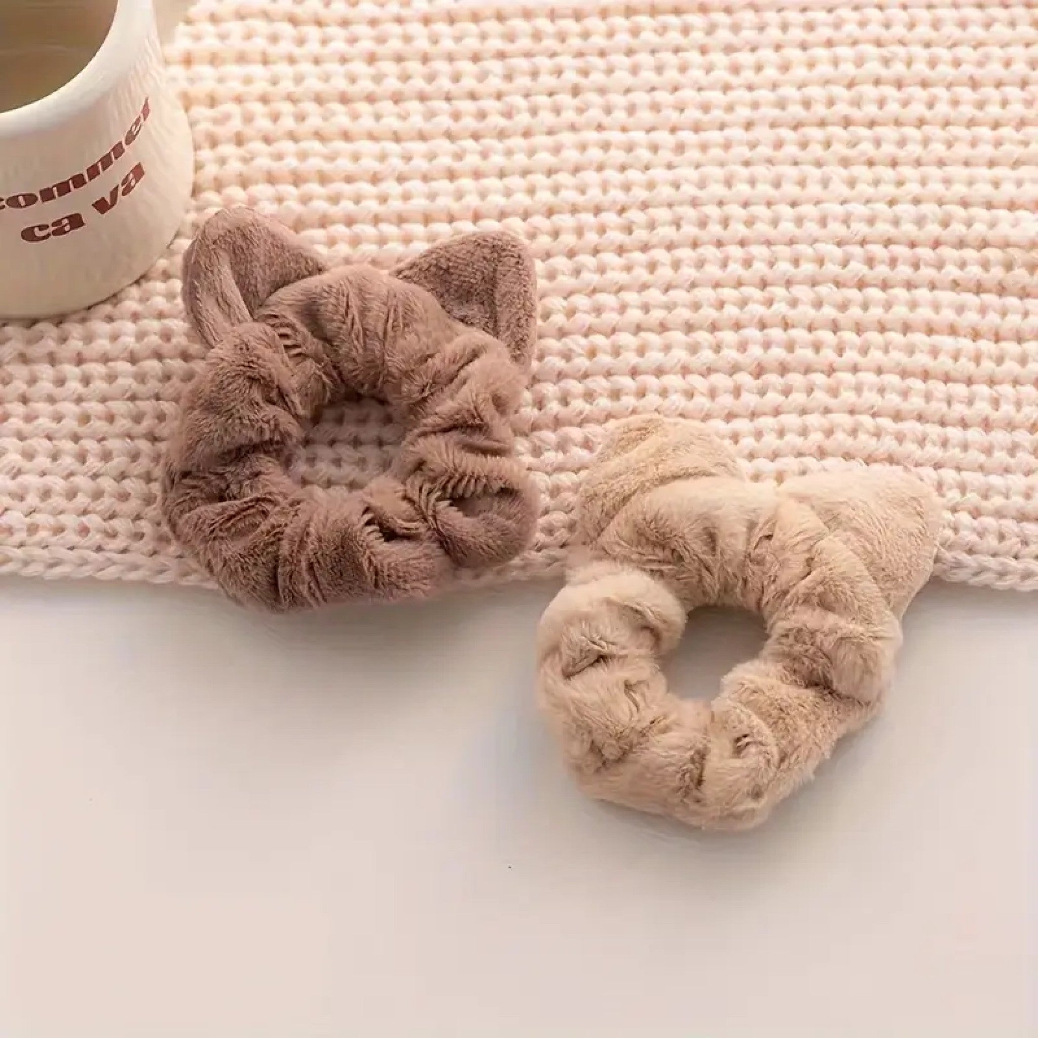 Chouchou Fluffy aux Oreilles de Chat – Image 6