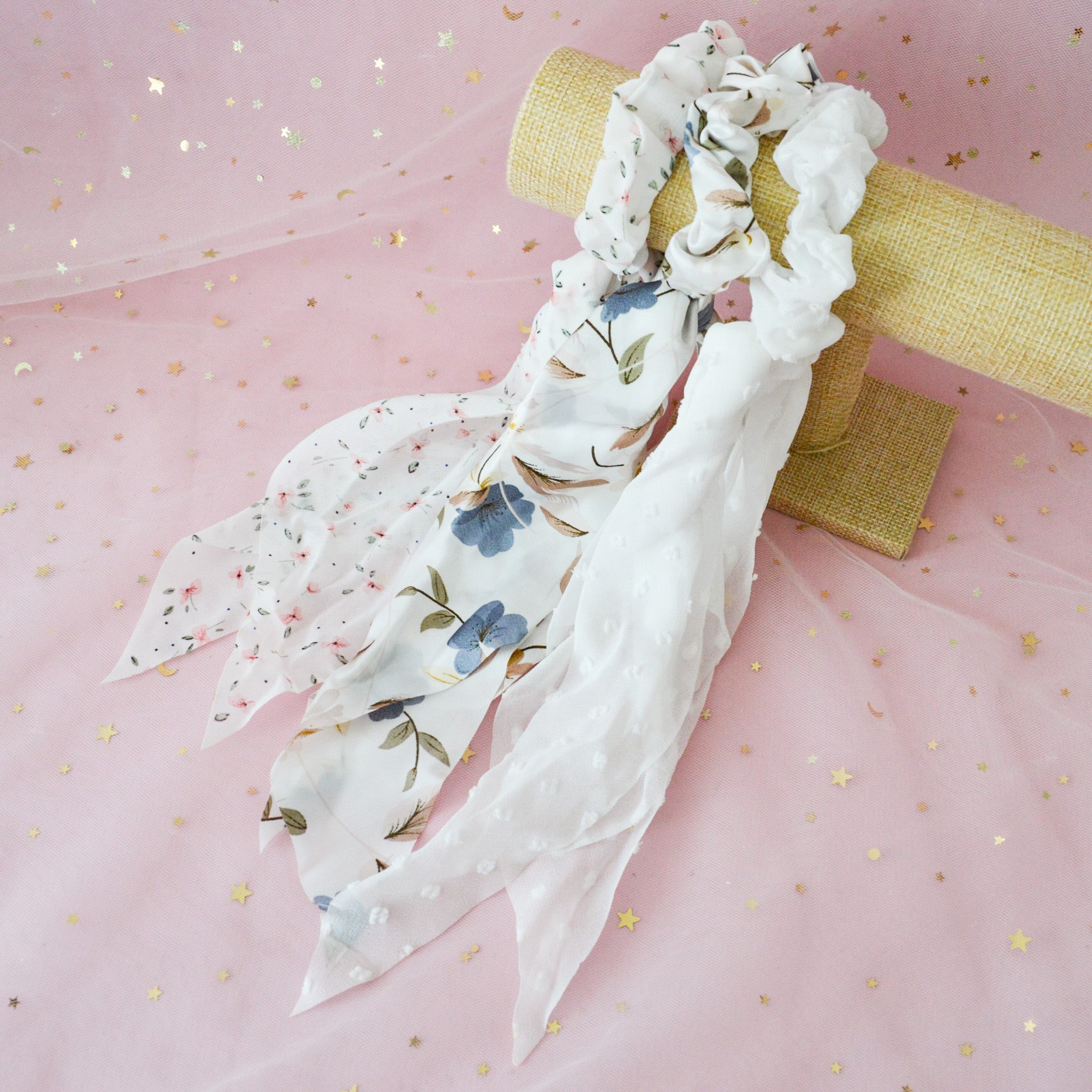 Chouchou Foulard en Coton Blanc Fleuri – Image 2