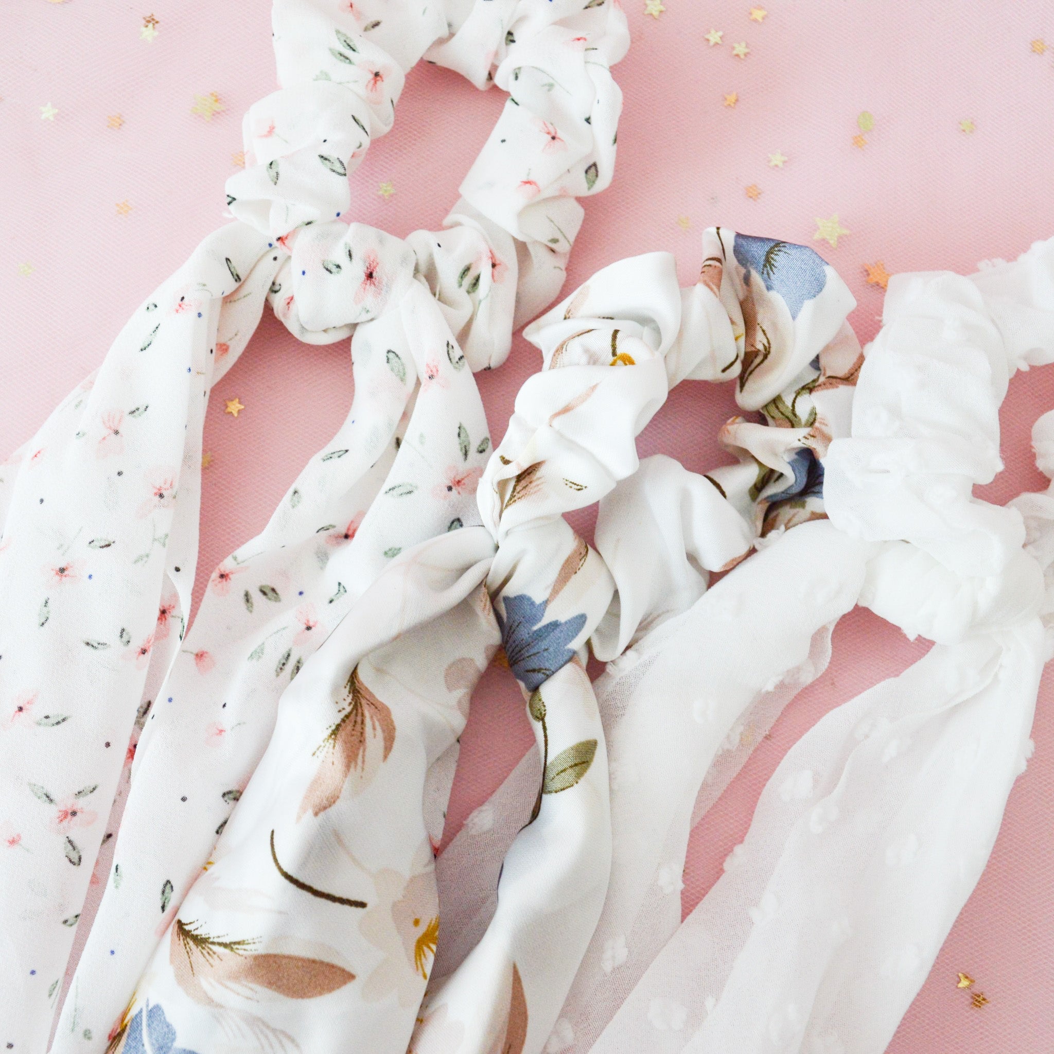 Chouchou Foulard en Coton Blanc Fleuri – Image 4