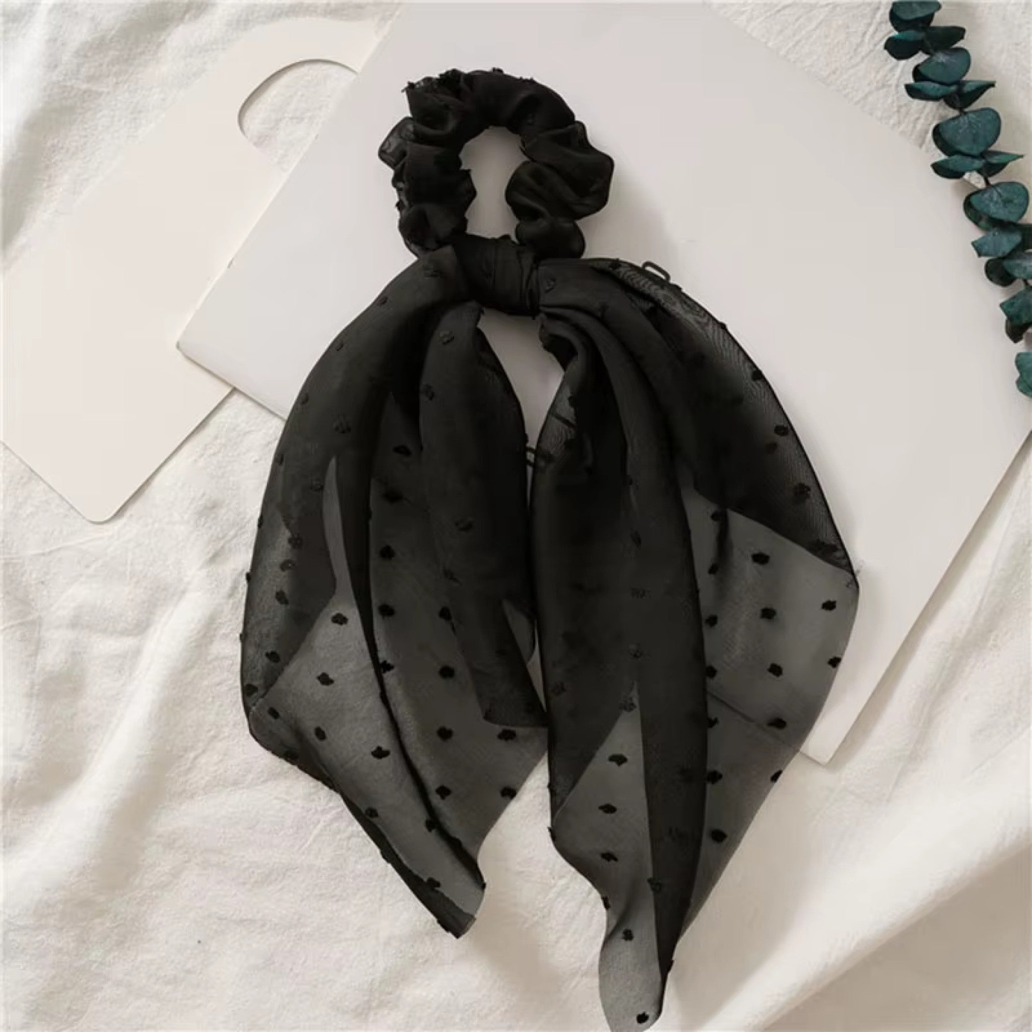 Chouchou en Foulard à Broderies – Image 8