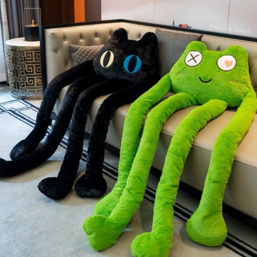 Peluche de Chat Noir Géant aux Yeux Jaune et Bleu – Image 3