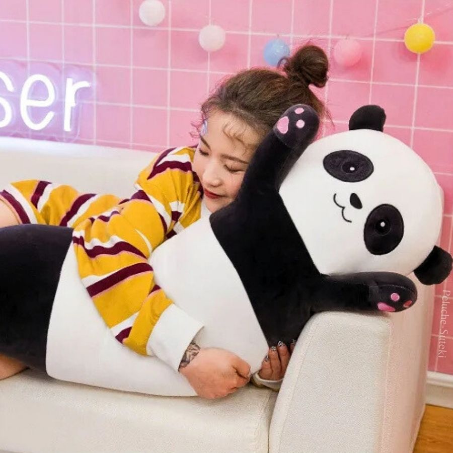 Peluche Panda Traversin à Pattes Roses – Image 2