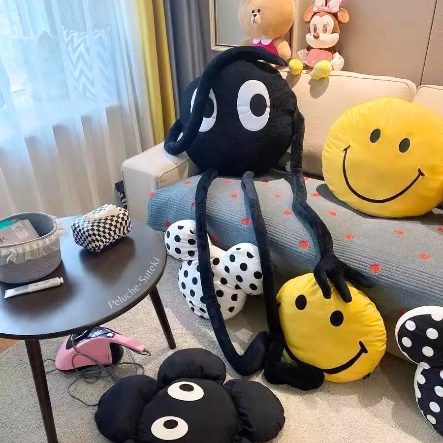 Peluche Blob Noir aux Grands Yeux et Longs Membres – Image 4