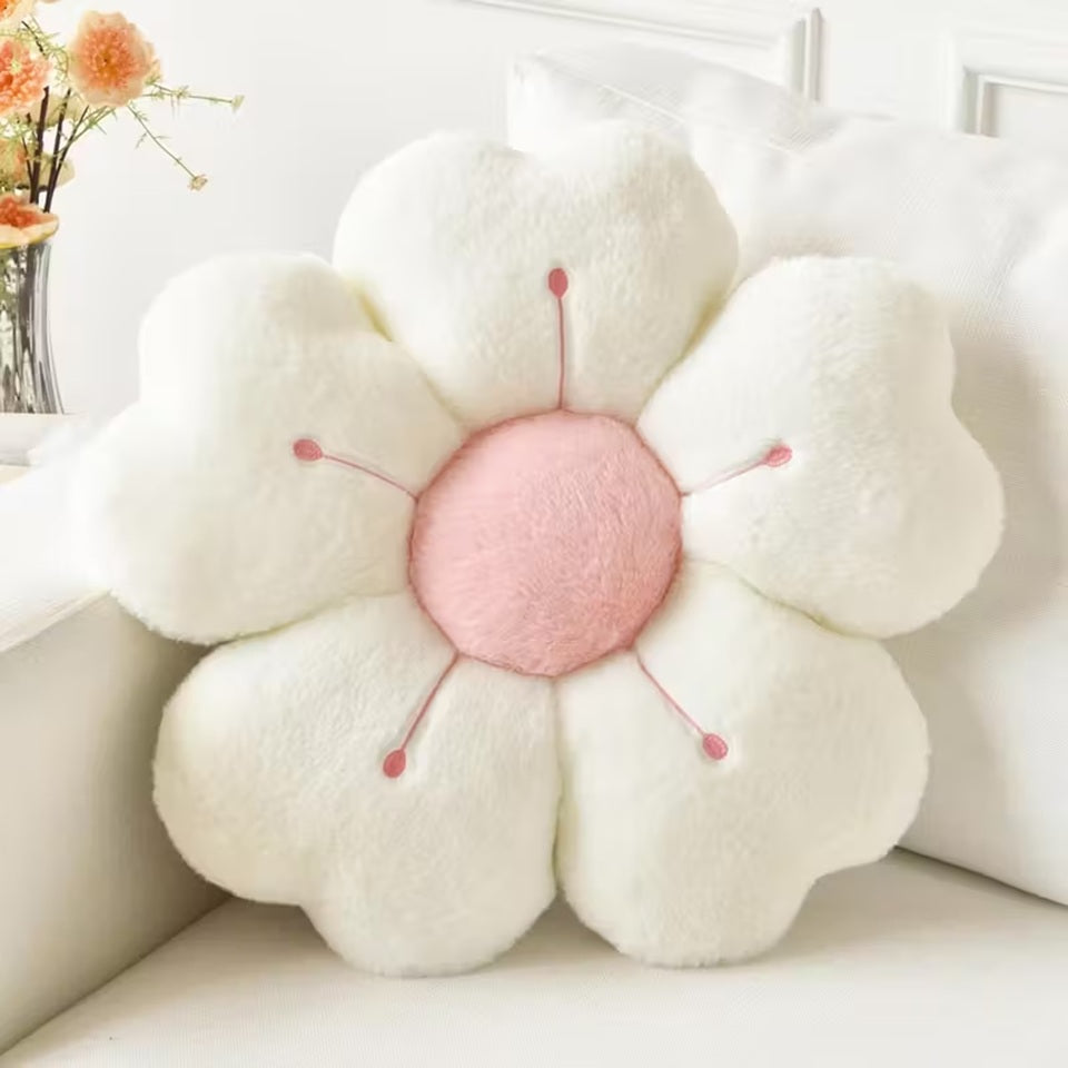 Coussin Fleur en Peluche Blanche au Cœur Rose Pâle – Image 2