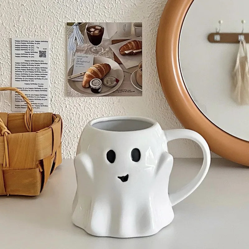 Mug Fantôme Souriant en Céramique Blanche – Image 3