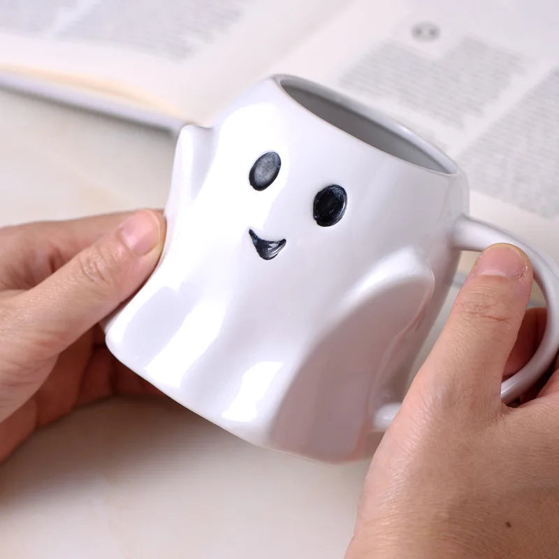 Mug Fantôme Souriant en Céramique Blanche – Image 4
