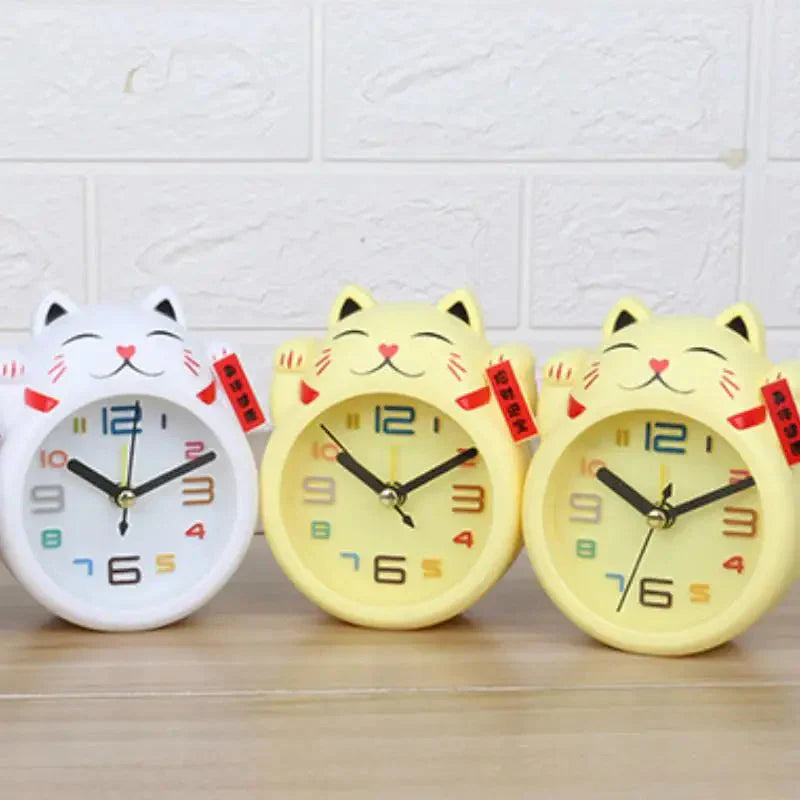 Réveil Maneki-neko Blanc à Chiffres Multicolores – Image 7