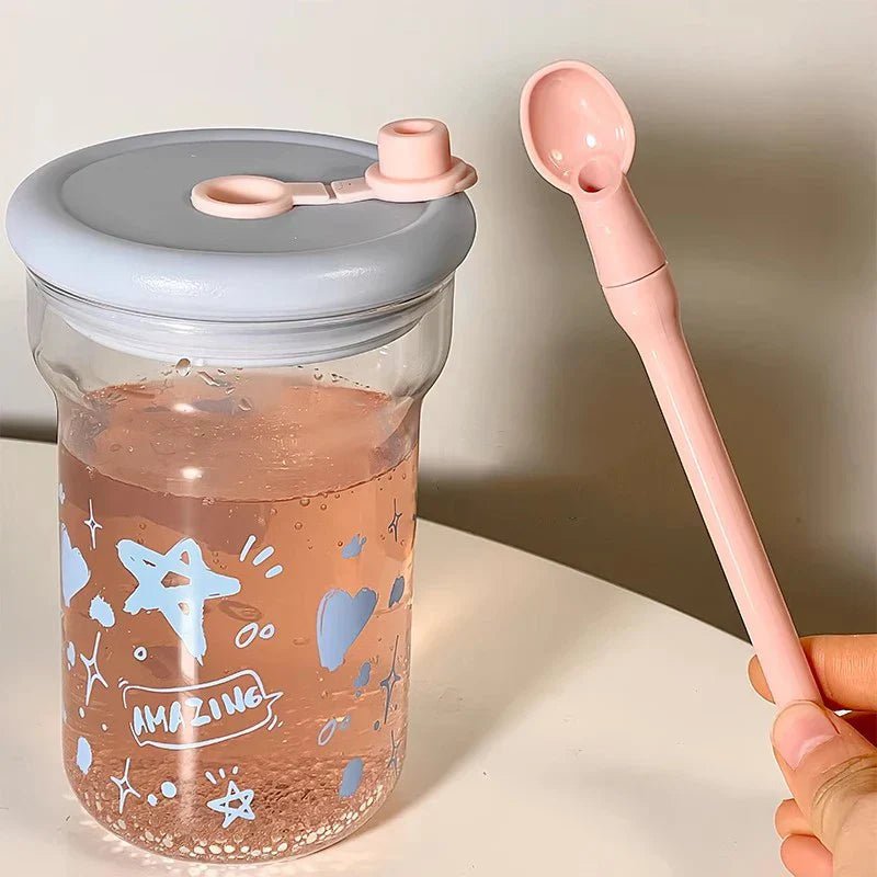 Gobelet en Verre Kawaii à Paille Rose et Motifs Astres – Image 5