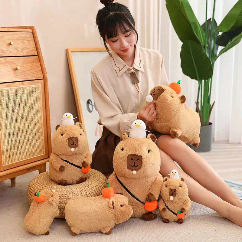 Peluche de Capybara Superposée avec Oiseau et Carotte – Image 14