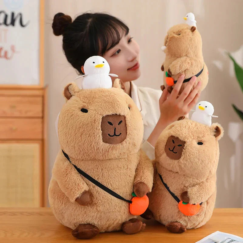 Peluche de Capybara Superposée avec Oiseau et Carotte – Image 21
