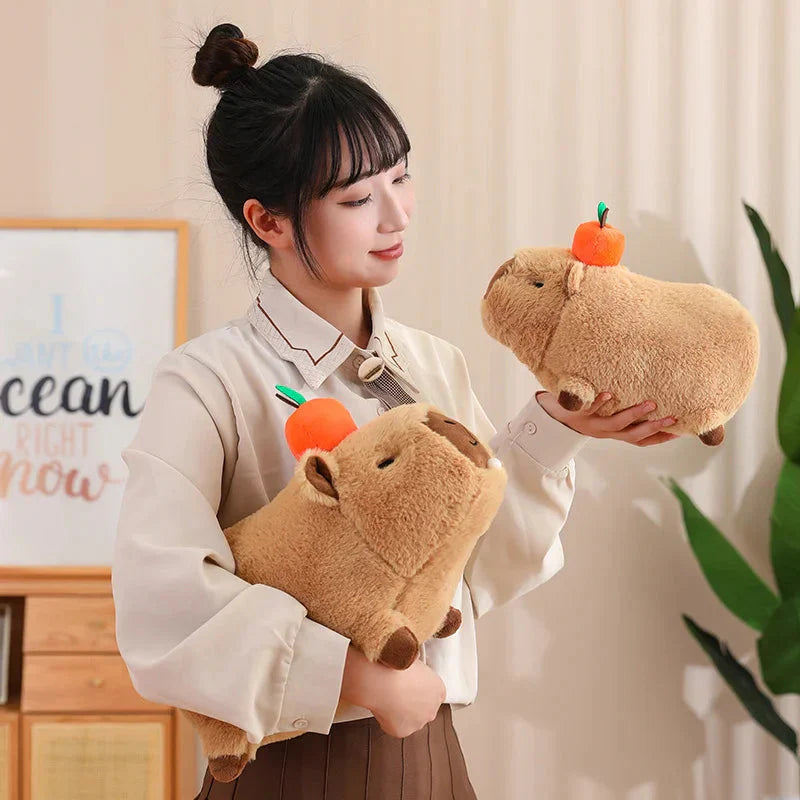 Peluche de Capybara Superposée avec Oiseau et Carotte – Image 25