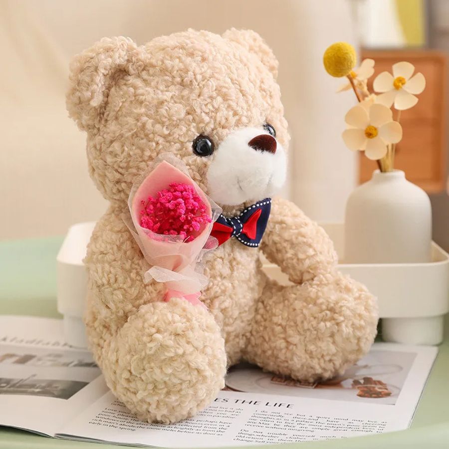 Ourson en Peluche Marron Bouclé, Nœud Papillon et Bouquet – Image 3