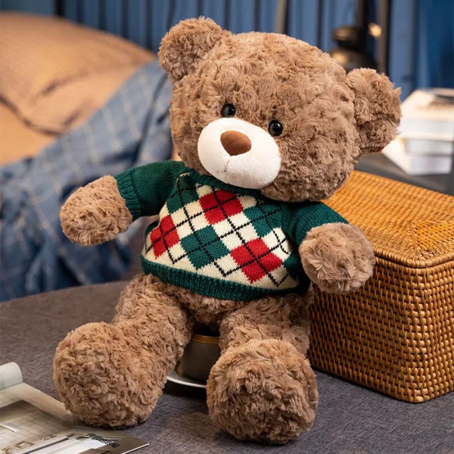 Ours en Peluche Marron Doux avec Pull Argyle – Image 6