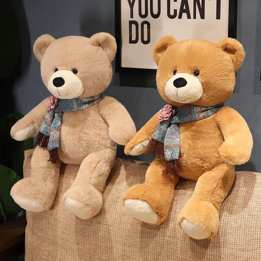 Ours en Peluche Doux avec Écharpe à Rose – Image 8