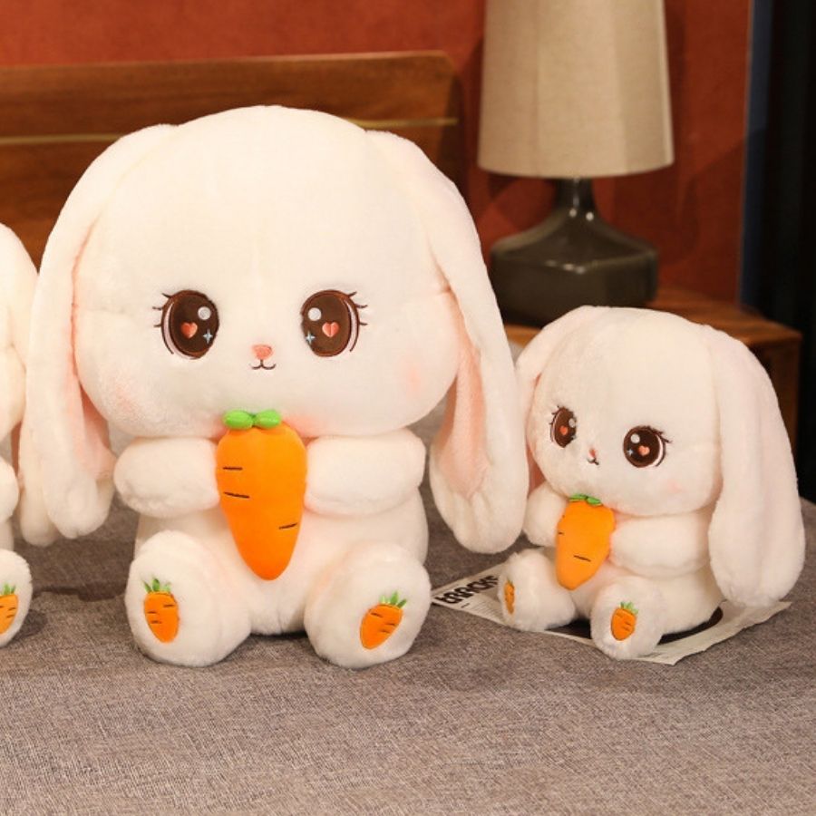 Peluche Lapin Blanc Crème aux Yeux Cœurs et Carotte – Image 7