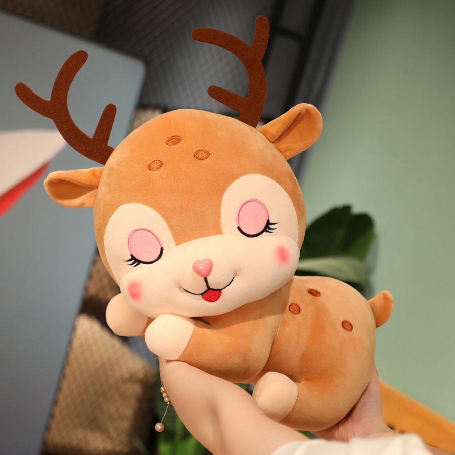 Peluche Faon Rose Pêche Dormant à Cils Brodés – Image 3