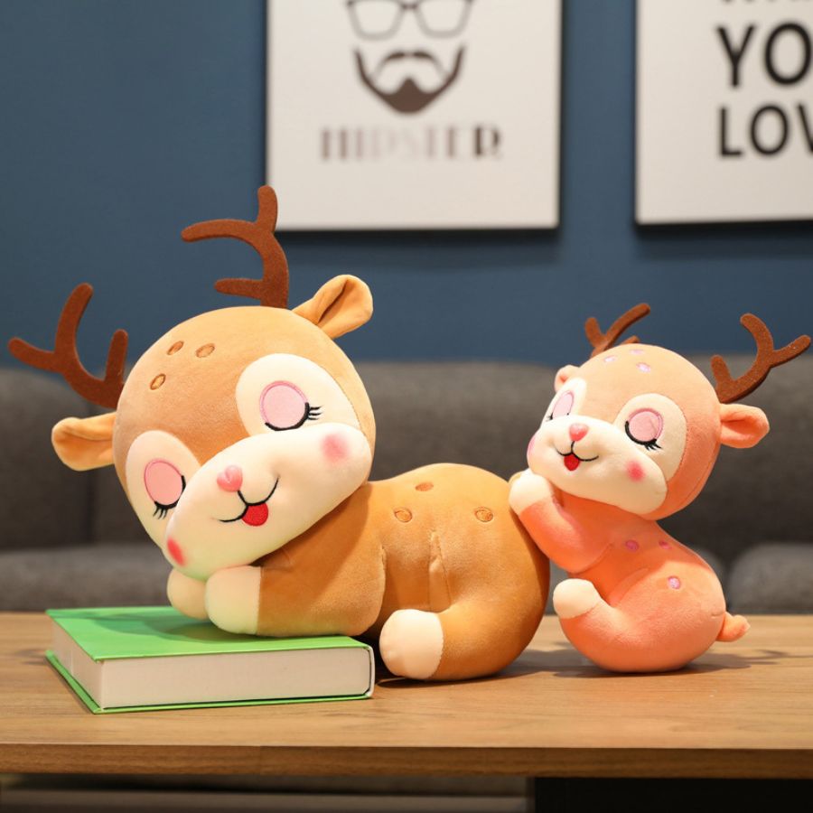 Peluche Faon Rose Pêche Dormant à Cils Brodés – Image 8