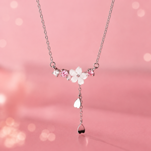 Collier en Fleur de Sakura Délicat