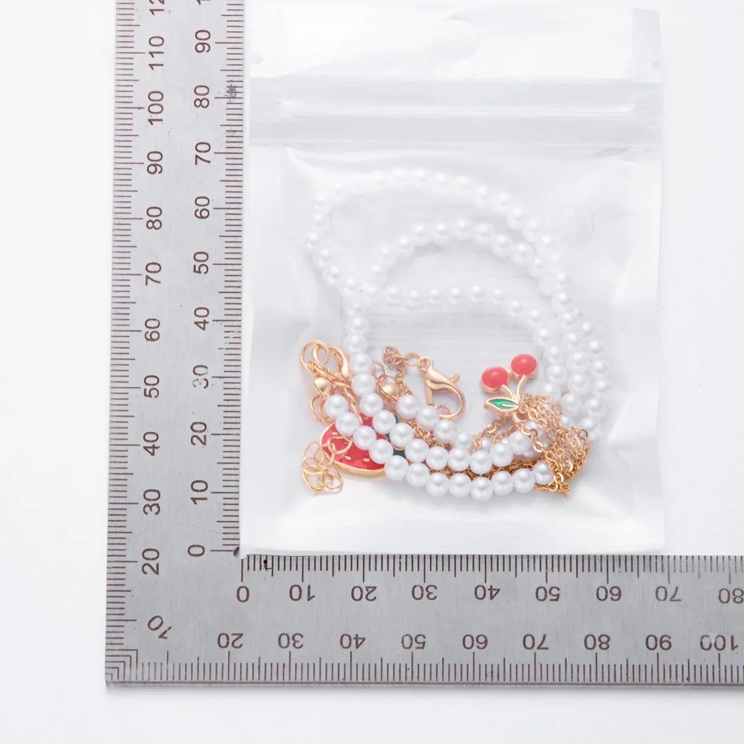 Collier Multirangs Perles et Fraises Rouge et Blanc – Image 13