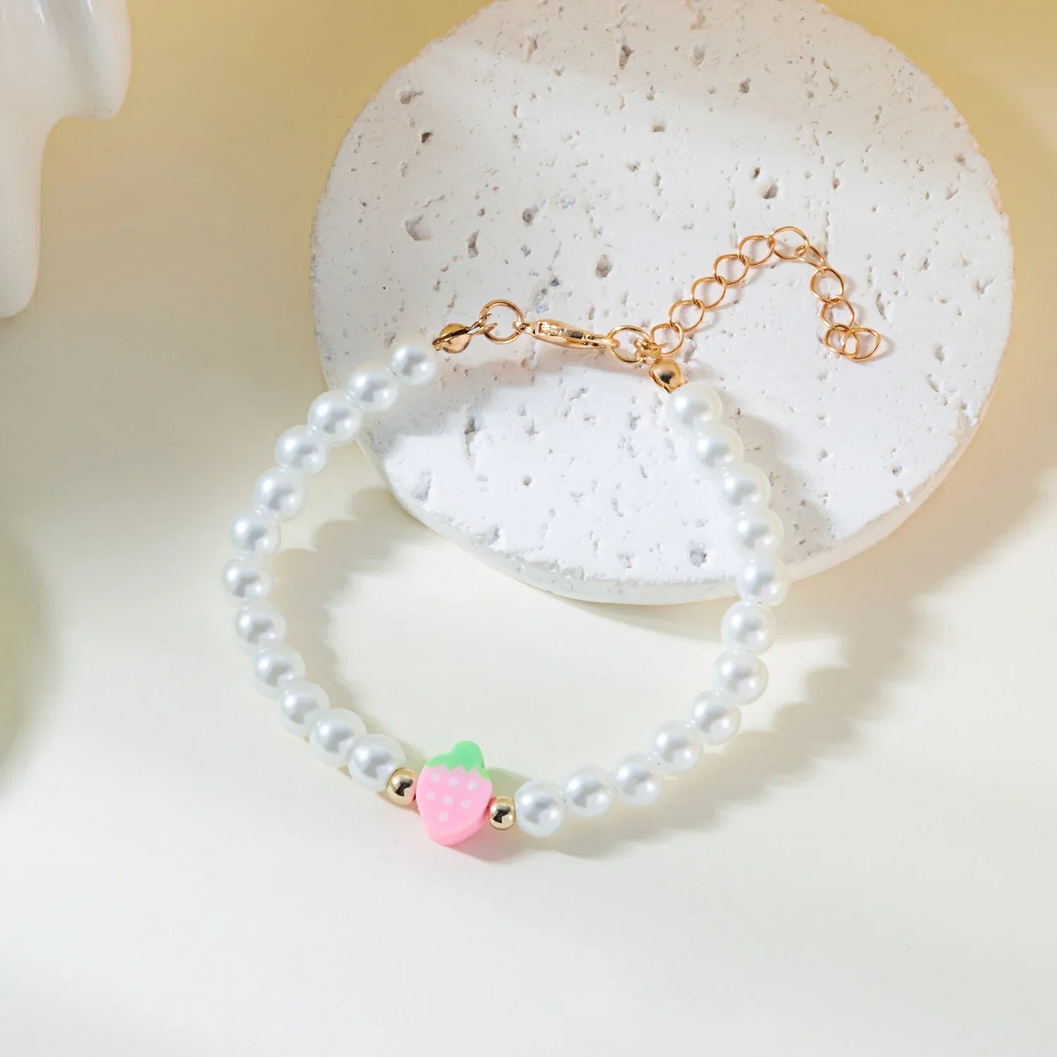 Collier Multirangs Perles et Fraises Rouge et Blanc – Image 24