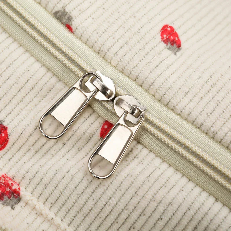 Sac Duffle en Velours Côtelé Écru à Fraises – Image 35