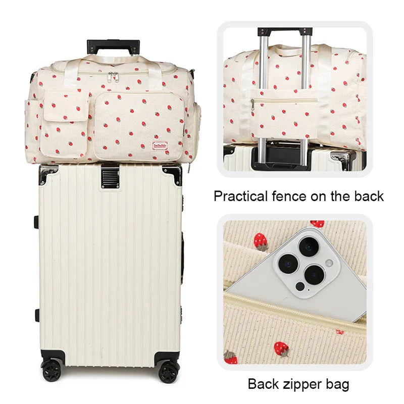 Sac Duffle en Velours Côtelé Écru à Fraises – Image 4